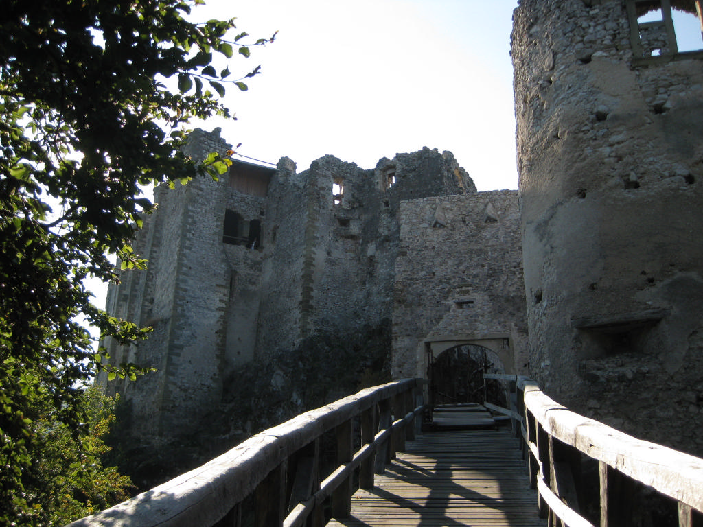 2013_09_29_Uhrovecký hrad 009